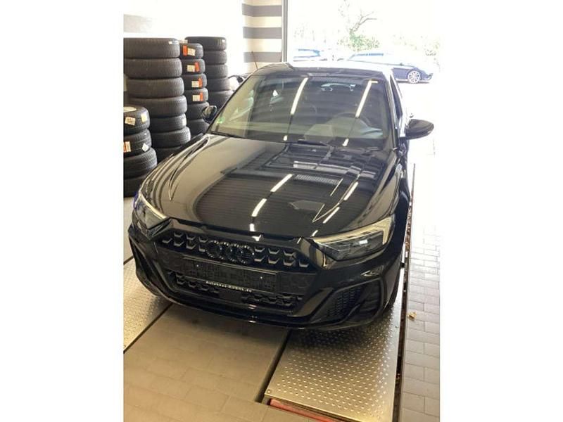 Gebraucht Audi A1 S-Line 207 PS (152 kW) 2025 Mythosschwarz metallic Limousine