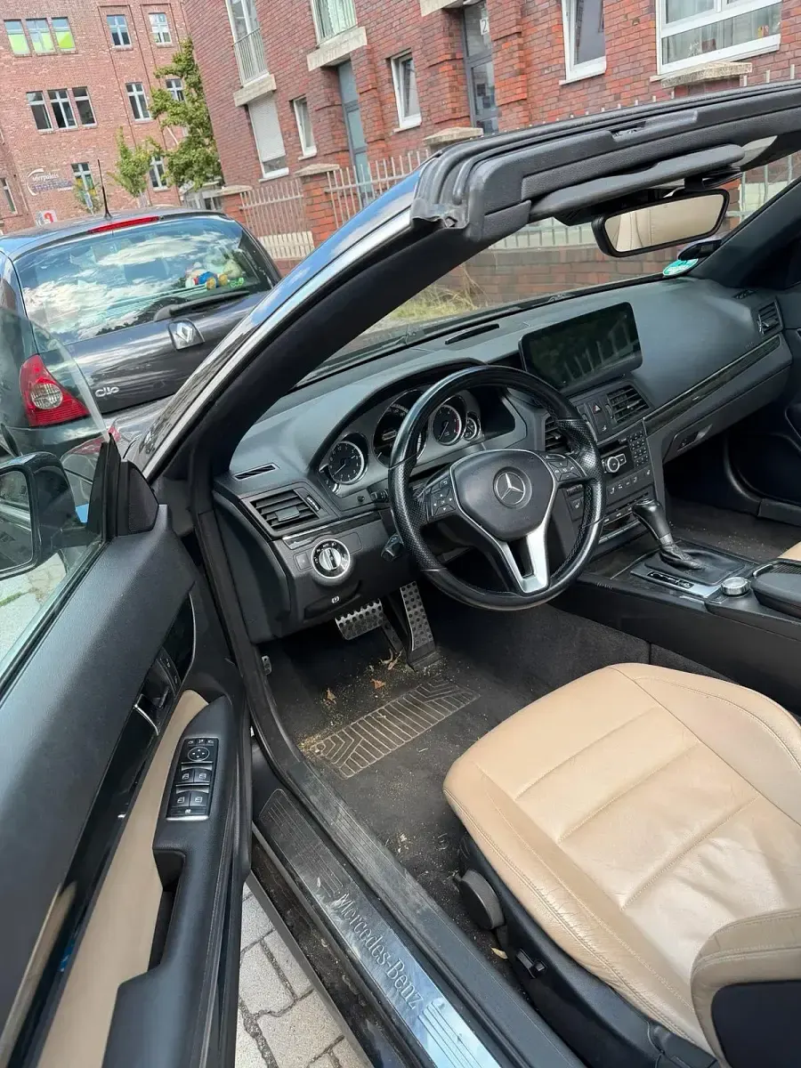 Gebraucht Mercedes E220 170 PS (125 kW) 2013 Schwarz Cabrio