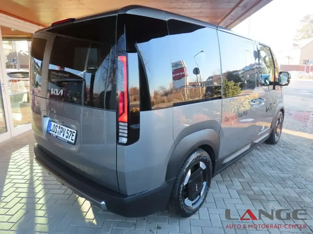 Gebraucht Kia PV5 119 kW (163 PS) 2025 (klg) stahlgrau metallic Van / Kleinbus