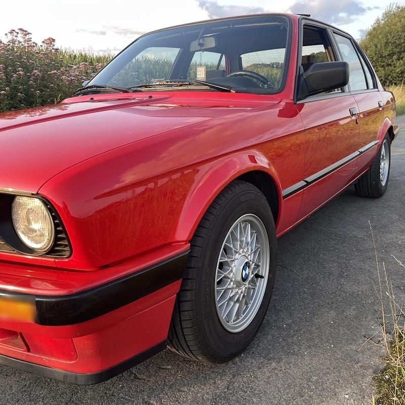 Gebraucht BMW 316 Shadowline 99 PS (72 kW) 1989 Rot Limousine