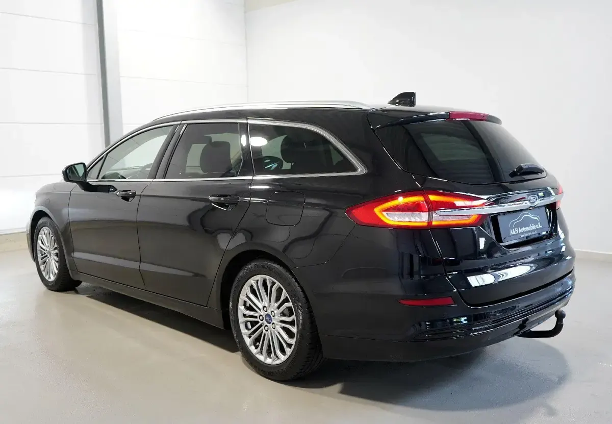 Gebraucht Ford Mondeo Titanium 150 PS (110 kW) 2021 Schwarz Kombi