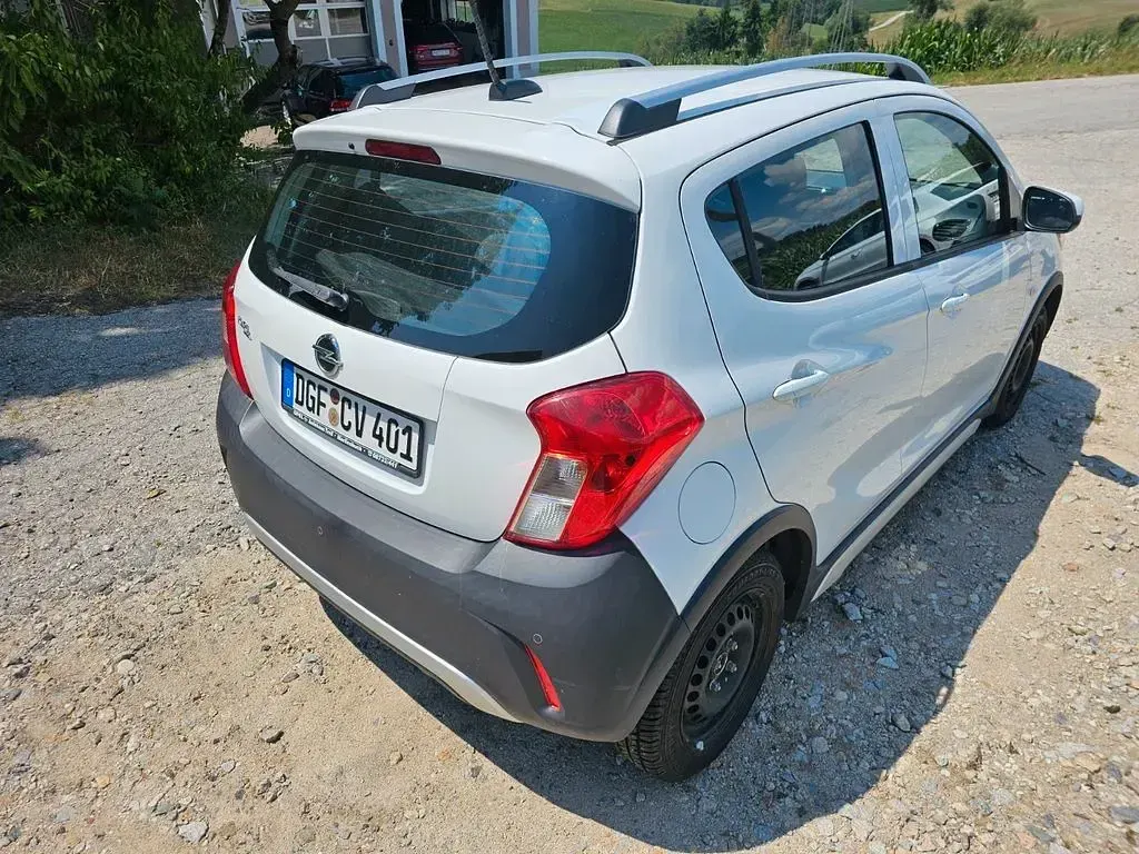 Gebraucht Opel Karl Rocks 73 PS (53 kW) 2019 Weiß Kleinwagen