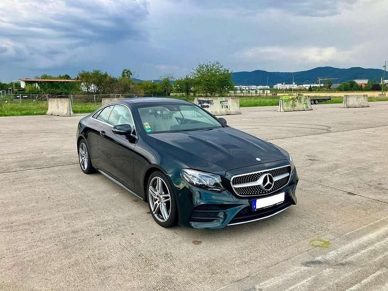 Gebraucht Mercedes E300 AMG 245 PS (180 kW) 2018 Grün Coupé