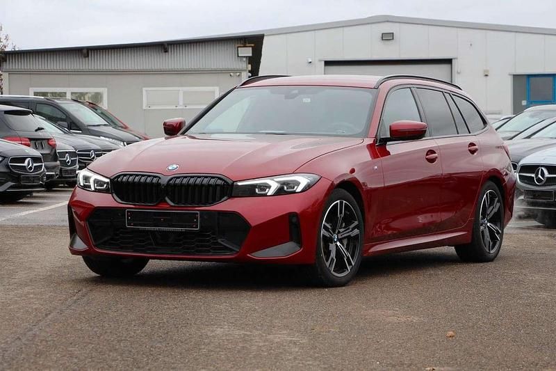 Gebraucht BMW 330 M Sport 245 PS (180 kW) 2025 Rot Kombi