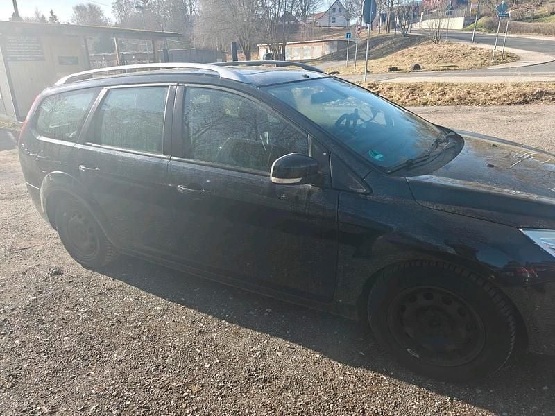 Gebraucht Ford Focus 110 PS (80 kW) 2010 Schwarz Kombi