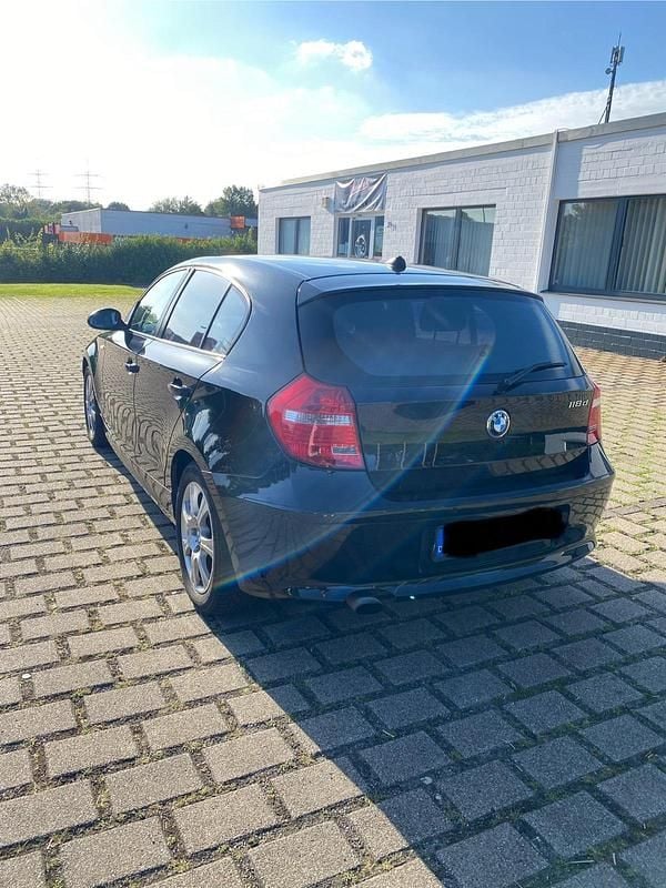 Gebraucht BMW 118 143 PS (105 kW) 2009 Schwarz Kleinwagen