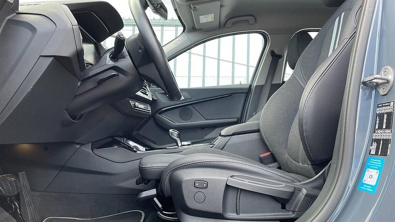 Gebraucht BMW 118 Sport Line 150 PS (110 kW) 2024 Bmw individual storm gray metal Kleinwagen