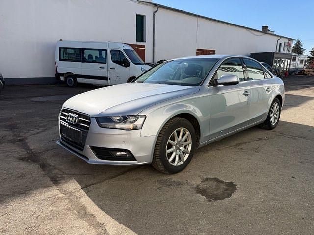 Gebraucht Audi A4 Attraction 150 PS (110 kW) 2015 Silber Limousine
