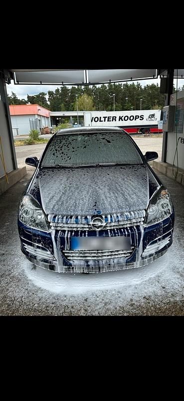 Blau Gebraucht 2005 Opel Astra Kleinwagen | 2.200 € (Etwas zu teuer) - Bild 1/4