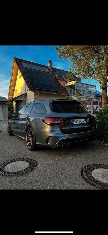 Grau Gebraucht 2017 Mercedes C43 AMG AMG Kombi | 33.500 € - Bild 1/4