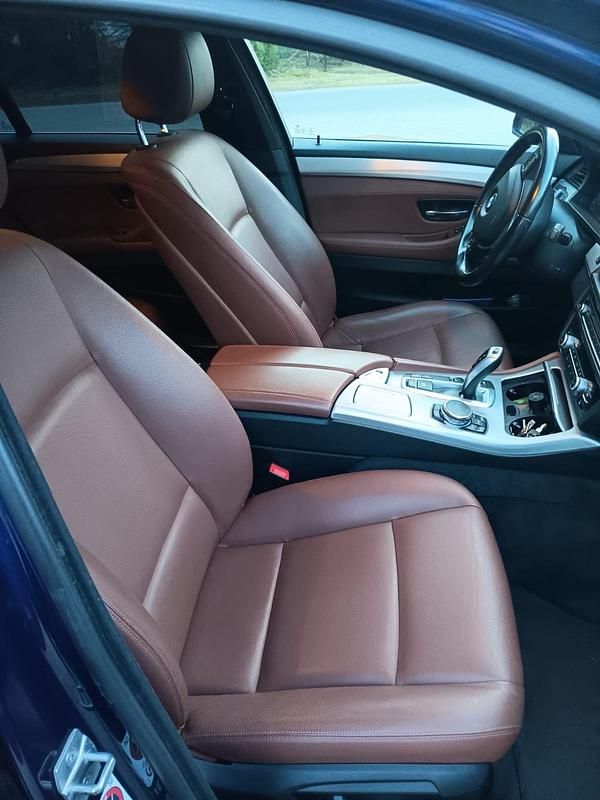 Gebraucht BMW 530 258 PS (189 kW) 2016 Blau Kombi