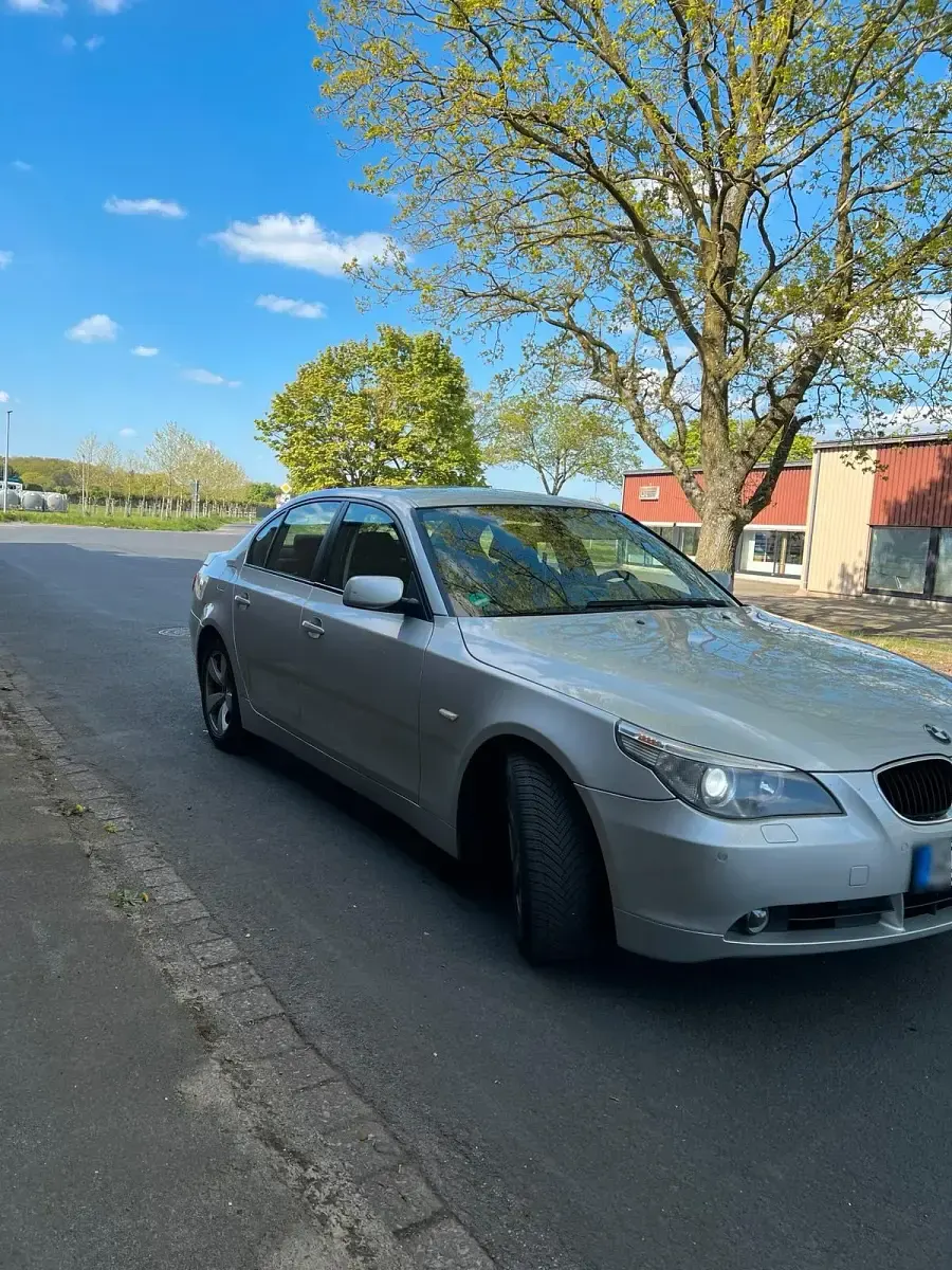 Second-hand BMW 525 218 CP (160 kW) 2006 Gri Berlinǎ