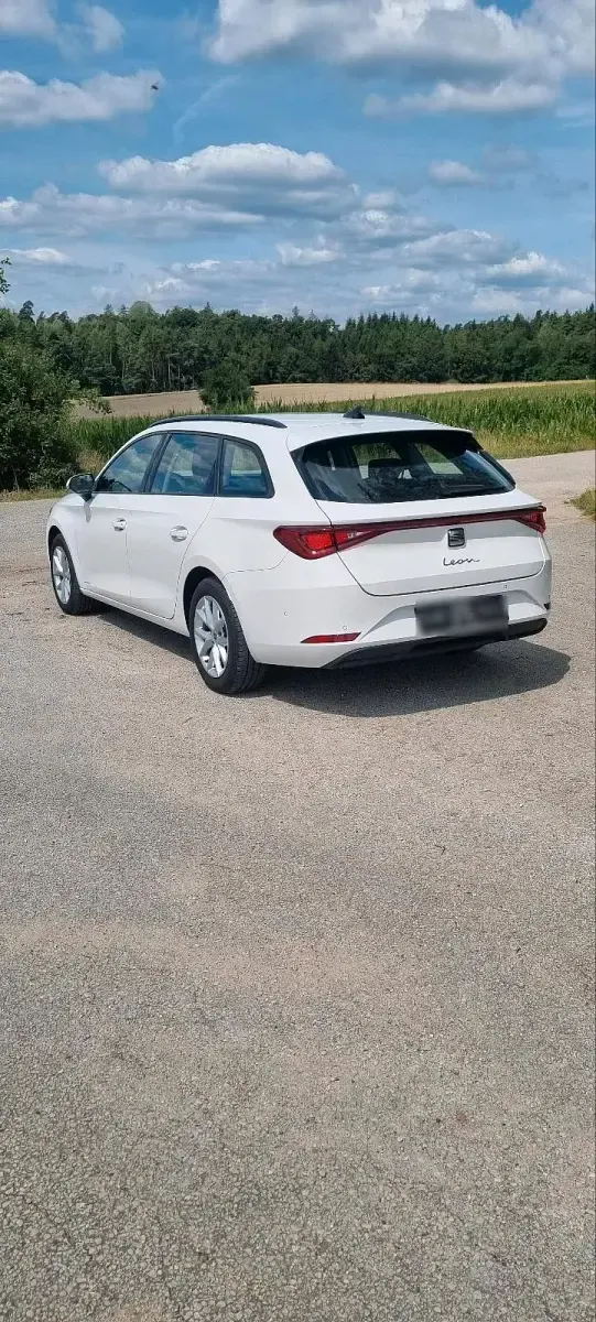Gebraucht Seat Leon 150 PS (110 kW) 2021 Weiß Kombi