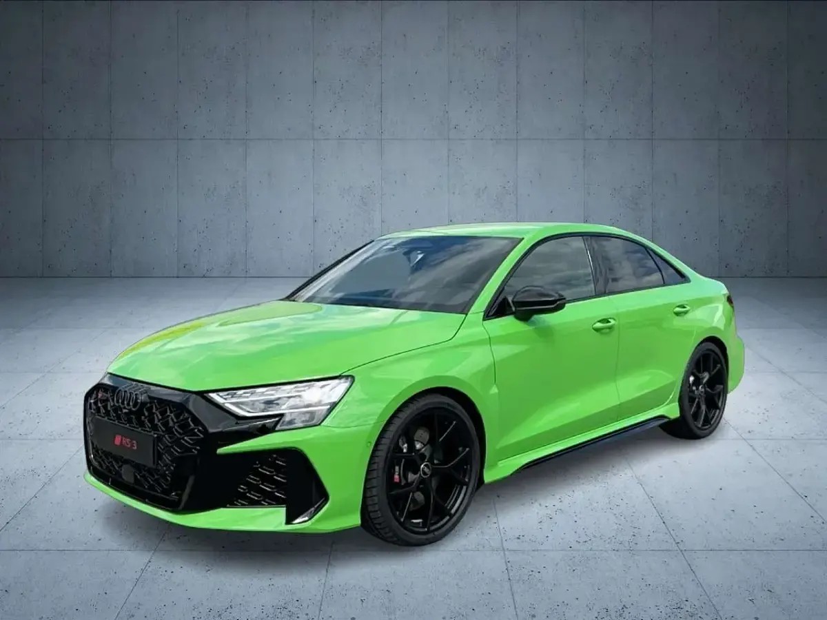 Neu Audi RS3 Sport 400 PS (294 kW) 2025 Kyalamigrün Limousine