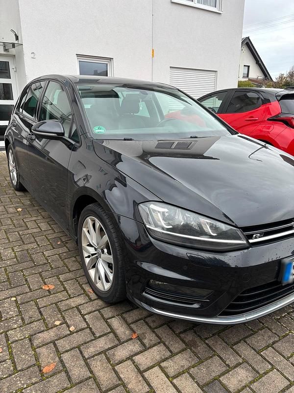 Second-hand VW Golf VII Highline 125 CP (91 kW) 2014 Negru Berlinǎ