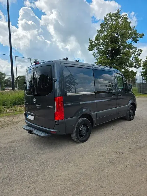 Gebraucht Mercedes Sprinter 163 PS (119 kW) 2019 Grau Van