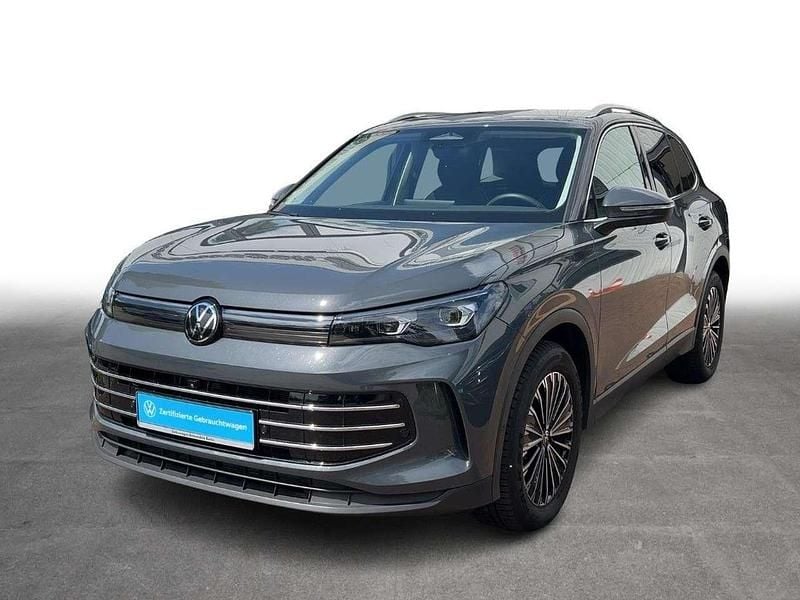 Delfingrau metallic Gebraucht 2025 VW Tiguan Elegance SUV | 43.630 € (Teuer) - Bild 1/4
