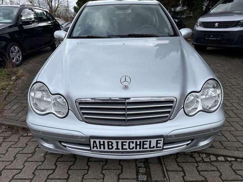 Gebraucht Mercedes 230 204 PS (150 kW) 2005 Iridiumsilber (metallic) Limousine