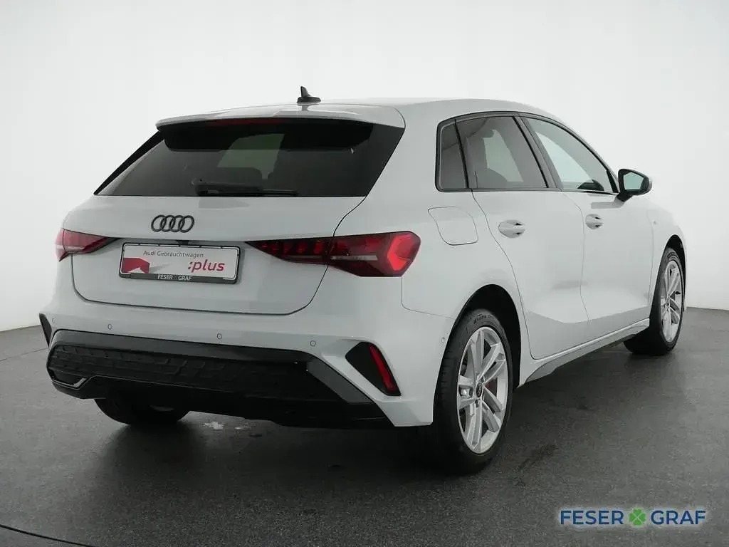 Gebraucht Audi A3 S-Line 272 PS (200 kW) 2025 Gletscherweiß Limousine