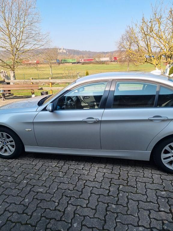 Gebraucht BMW 320 170 PS (125 kW) 2007 Silber Limousine