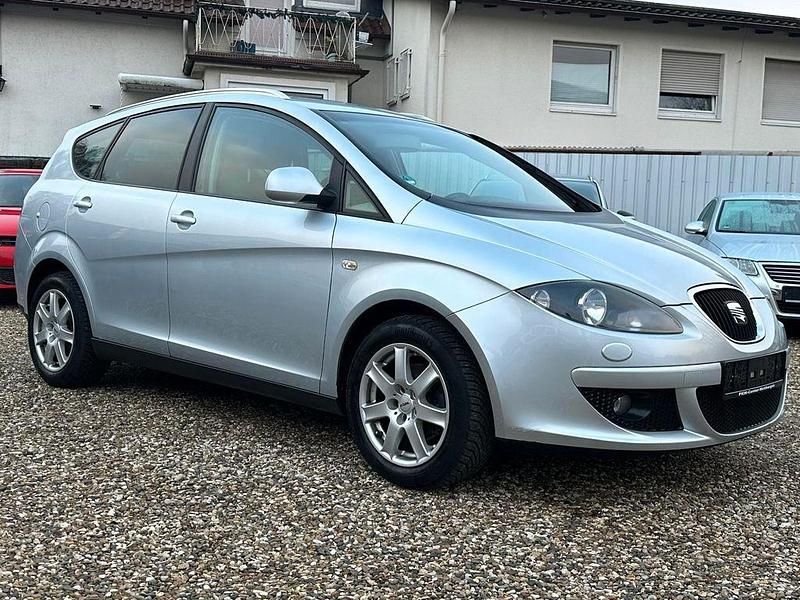 Silber Gebraucht 2007 Seat Altea XL Stylance Van / Kleinbus | 6.290 € (Teuer) - Bild 1/4
