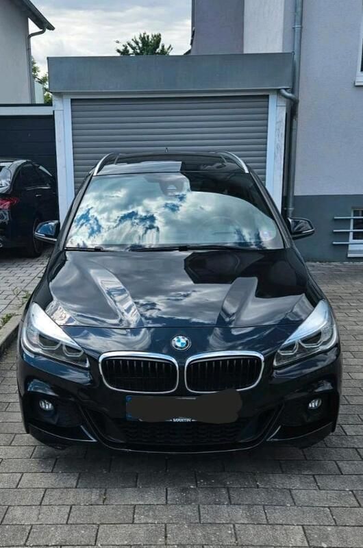 Schwarz Gebraucht 2016 BMW 220 Gran Tourer Luxury Line Van / Kleinbus | 18.000 € (Fairer Preis) - Bild 1/4