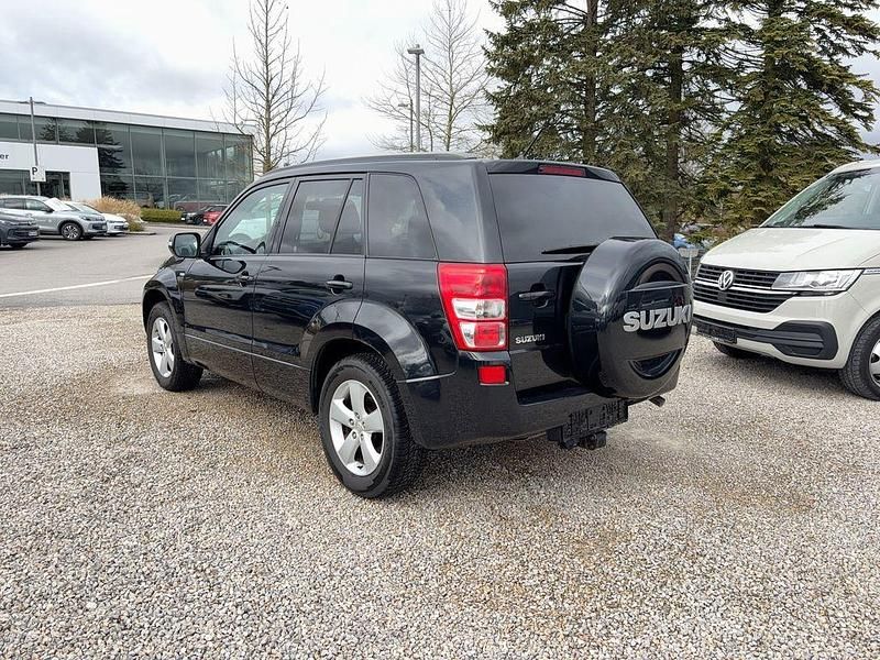 Gebraucht Suzuki Grand Vitara 129 PS (94 kW) 2010 Grau SUV