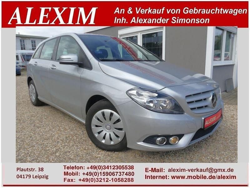 Silber Gebraucht 2014 Mercedes B180 Van / Kleinbus | 8.799 € (Guter Preis) - Bild 1/4