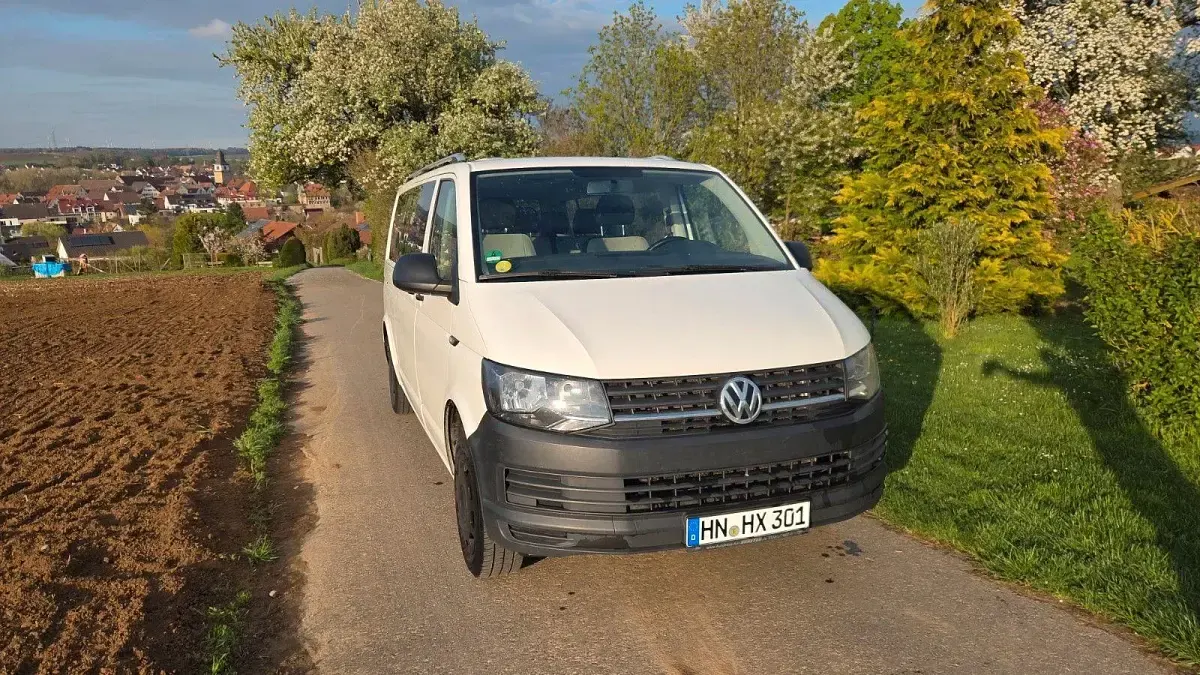 Gebraucht VW Caravelle Trendline 150 PS (110 kW) 2015 Weiß Van