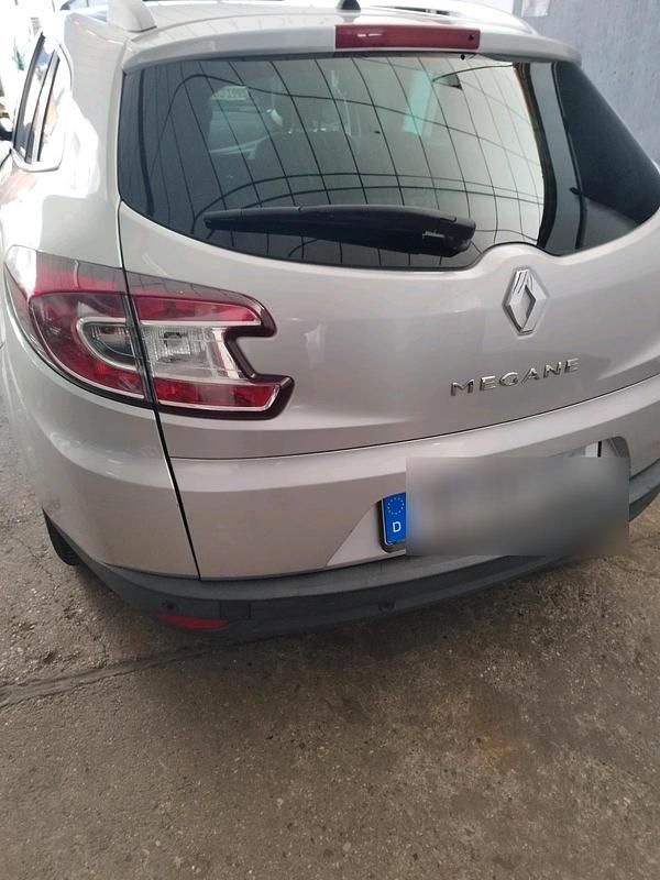 Gebraucht Renault Mégane GrandTour LIMITED 110 PS (80 kW) 2015 Silber Kombi