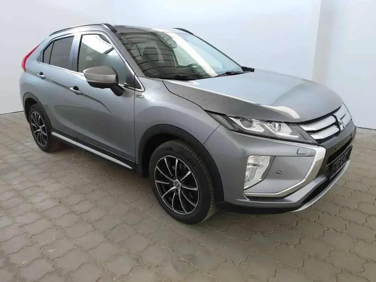 Gebraucht Mitsubishi Eclipse Cross Intro Edition 163 PS (119 kW) 2018 Grau SUV
