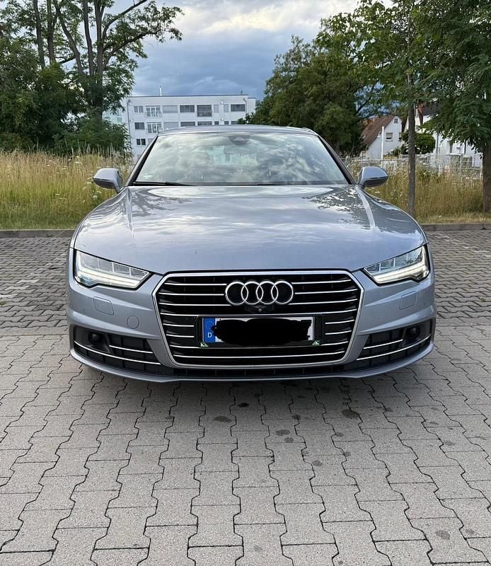 Grau Gebraucht 2018 Audi A7 Ambiente Kleinwagen | 20.900 € - Bild 1/4