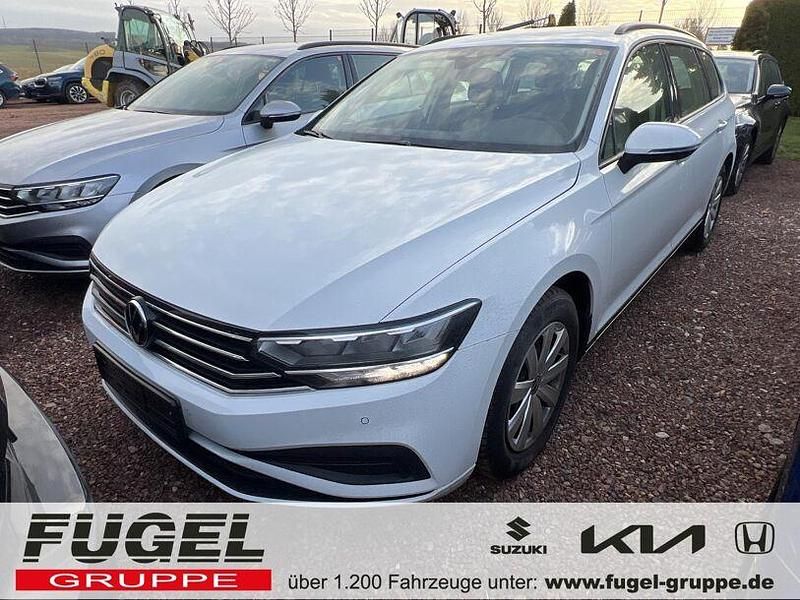Gletscherweiß metallic Gebraucht 2022 VW Passat Conceptline Kombi | 20.999 € (Superpreis) - Bild 1/4