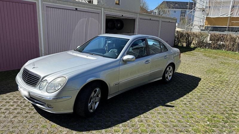 Gebraucht Mercedes E200 Avantgarde 163 PS (119 kW) 2003 Silber Limousine