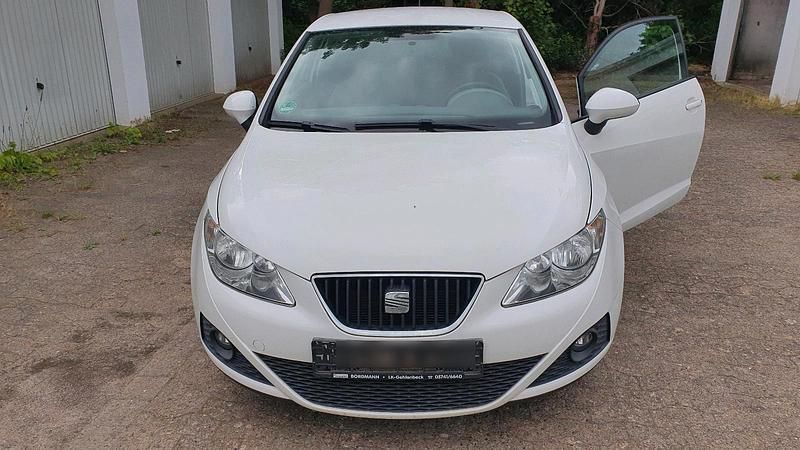 Weiß Gebraucht 2010 Seat Ibiza Coupé | 2.500 € (Guter Preis) - Bild 1/4