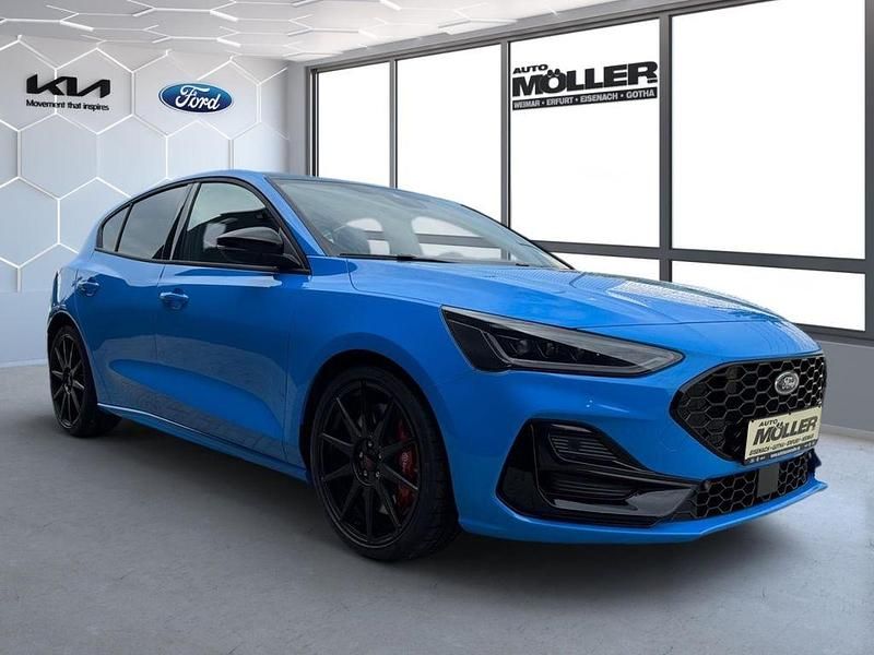 Neu Ford Focus ST 280 PS (205 kW) 2025 Blau Limousine