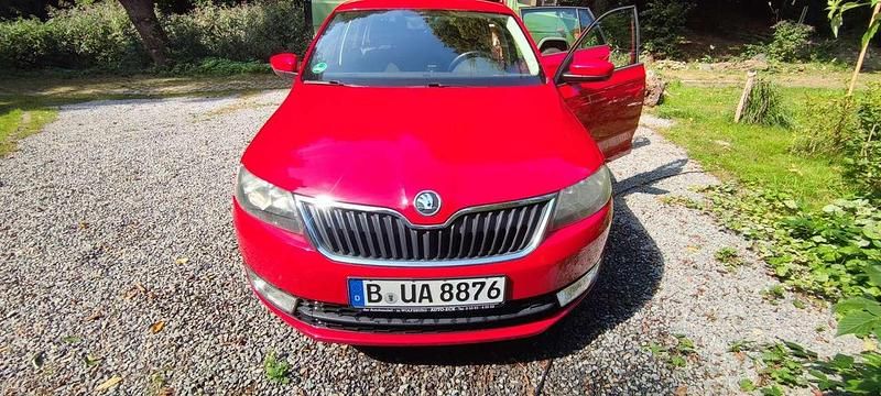 Rot Gebraucht 2014 Skoda Rapid Active Kleinwagen | 4.995 € (Superpreis) - Bild 1/4