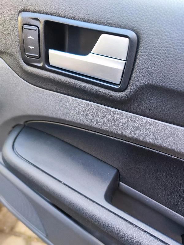 Gebraucht Ford Focus 125 PS (91 kW) 2006 Schwarz Kombi