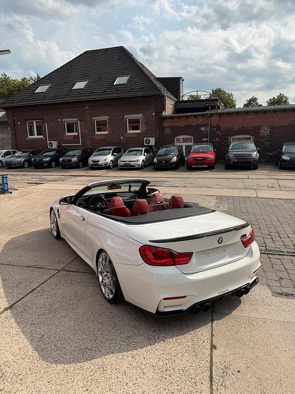 Weiß Gebraucht 2016 BMW M4 Cabriolet Cabrio | 43.750 € (Fairer Preis) - Bild 1/4