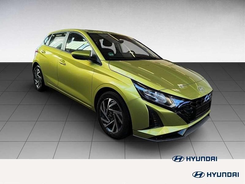 Gebraucht Hyundai i20 Trend 101 PS (74 kW) 2025 Lucid lime Limousine