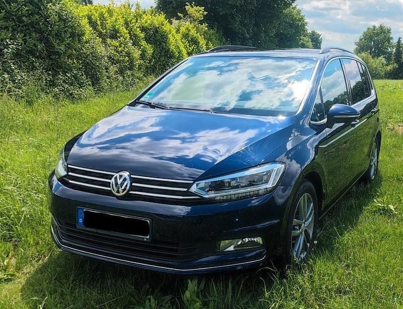 Blau Gebraucht 2016 VW Touran Highline Van / Kleinbus | 15.500 € (Fairer Preis) - Bild 1/4