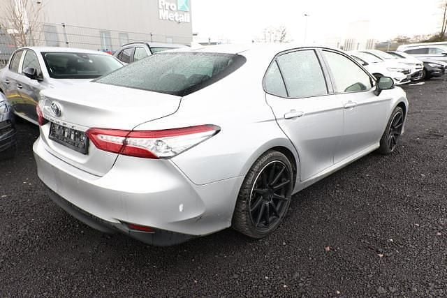 Silver metallic / platinsilber m silver metallic / platinsilber m Gebraucht 2020 Toyota Camry Executive Limousine | 32.839 € (Fairer Preis) - Bild 1/4