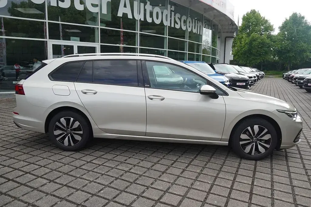 Gebraucht VW Golf VIII Move 110 PS (80 kW) 2024 Silber Kombi