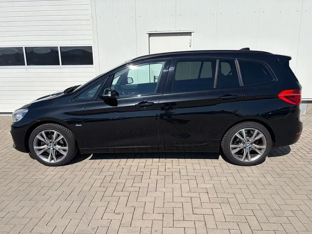 Gebraucht BMW 218 Gran Tourer Sport Line 150 PS (110 kW) 2016 Schwarz Van / Kleinbus