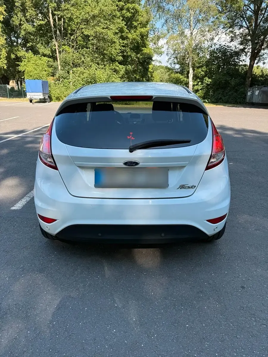 Gebraucht Ford Fiesta 75 PS (55 kW) 2014 Kleinwagen