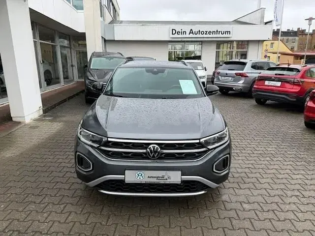 Second-hand VW T-Roc Move 150 CP (110 kW) 2023 Gri SUV