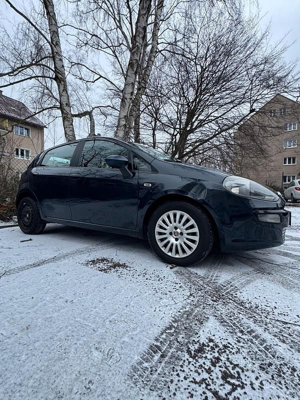 Gebraucht Fiat Punto 65 PS (47 kW) 2011 Blau Kleinwagen