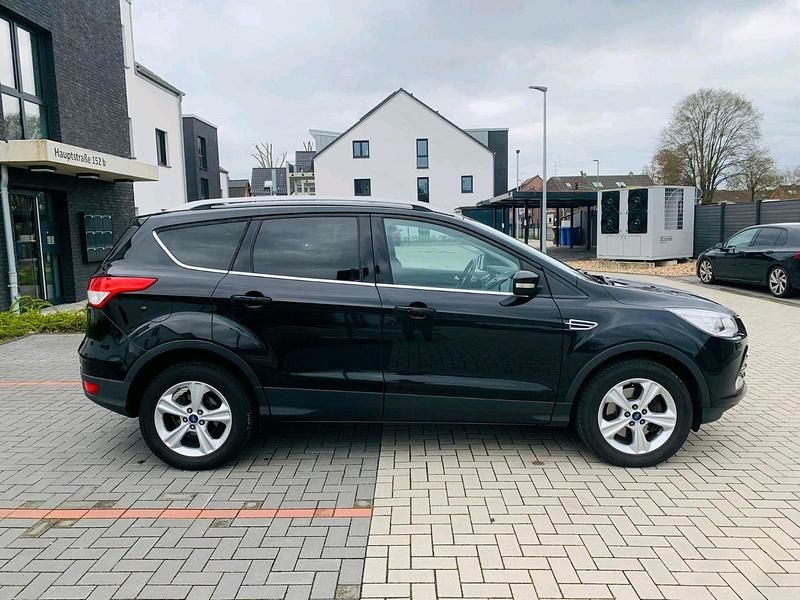 Gebraucht Ford Kuga Titanium 150 PS (110 kW) 2015 Schwarz SUV