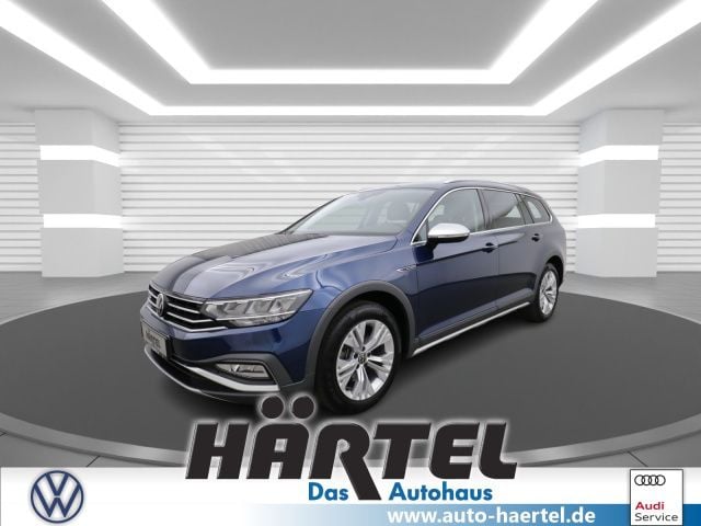 Aquamarinblau (blue), metallic Gebraucht 2022 VW Passat Alltrack Kombi | 30.500 € (Guter Preis) - Bild 1/4