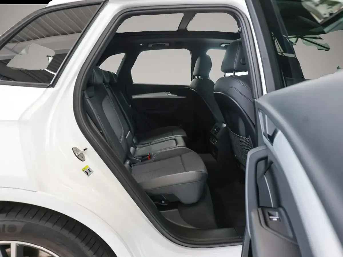 Gebraucht Audi Q5 S-Line 204 PS (150 kW) 2023 Manufacturer SUV